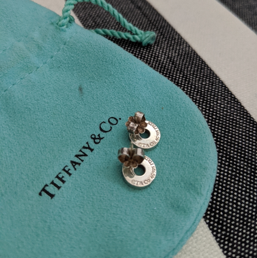 Tiffany & Co. Silver Disc Stud Earrings on Tiffany Blue Pouch - Picture 4 of 9